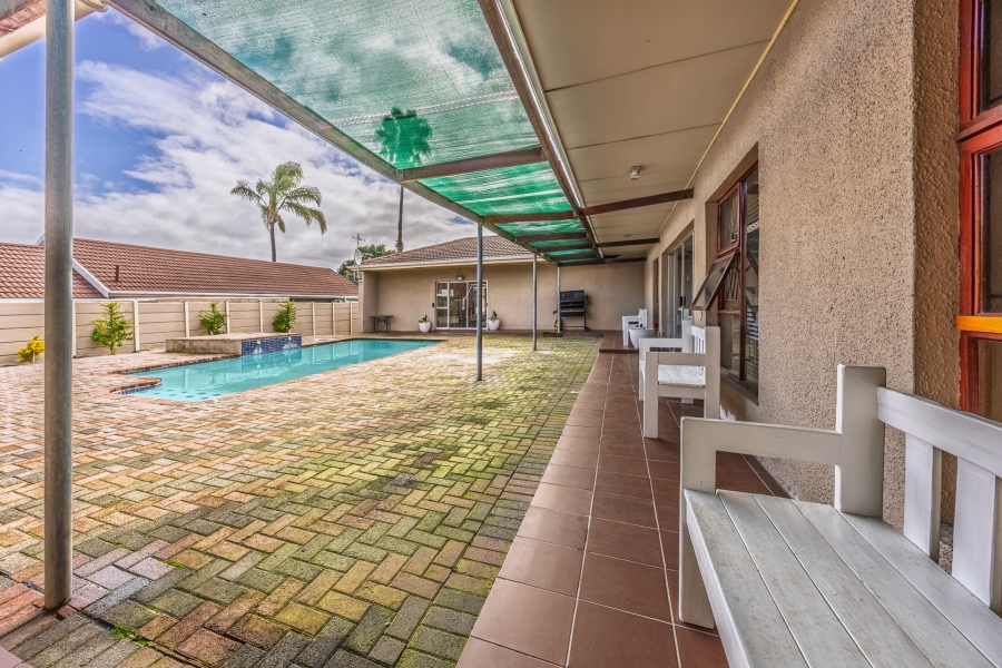 6 Bedroom Property for Sale in Elim Western Cape